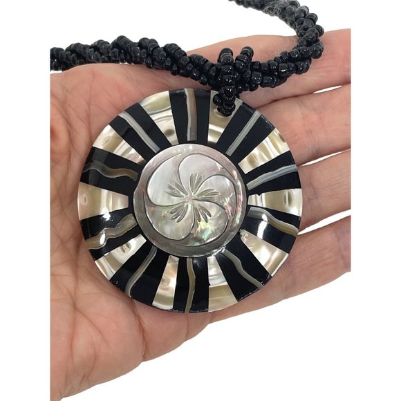 Abalone Medallion Shell Necklace Mother of Pearl Black Beads 18” Round Flower - Picture 15 of 16
